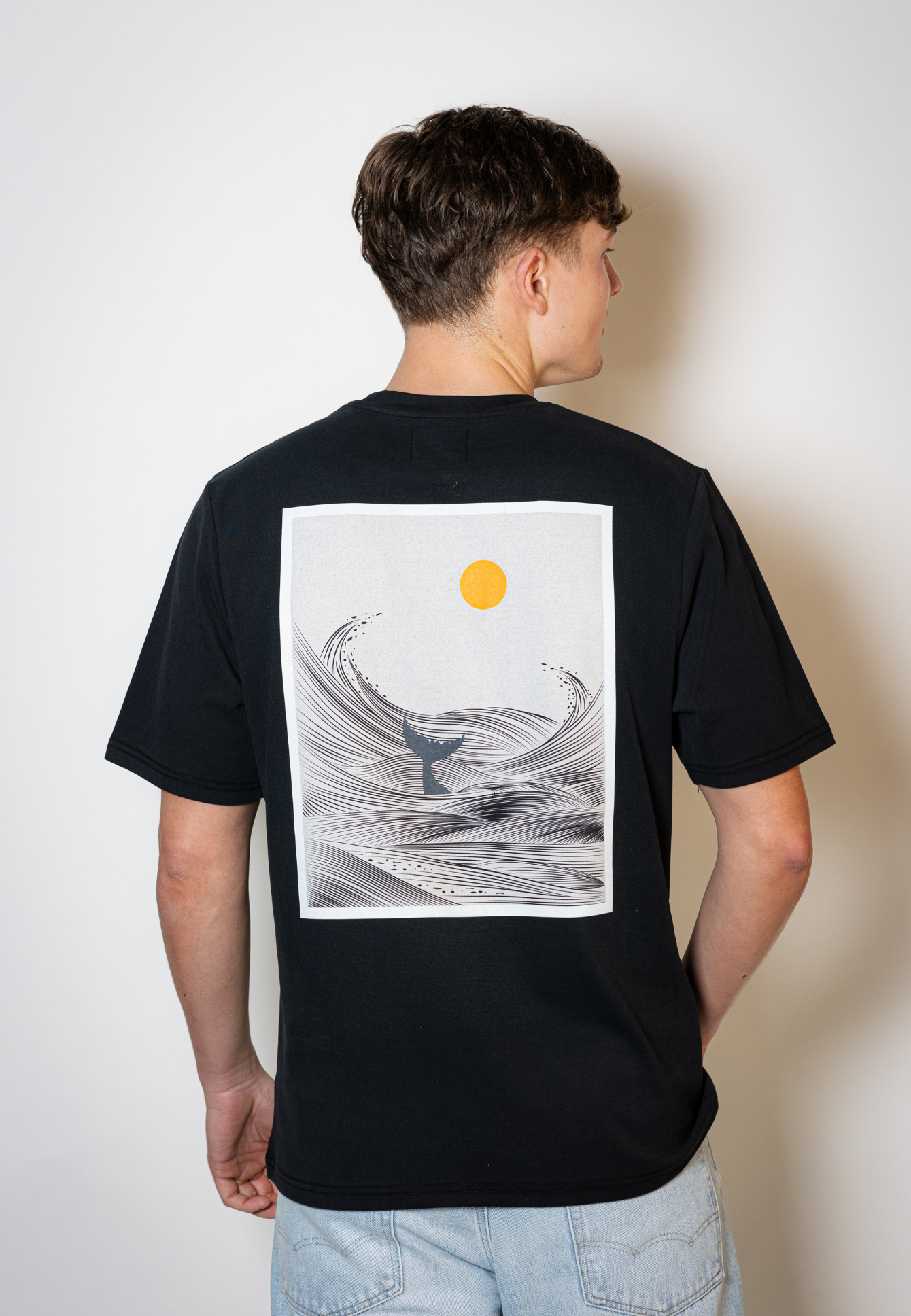 Tale of the Waves - T-shirt